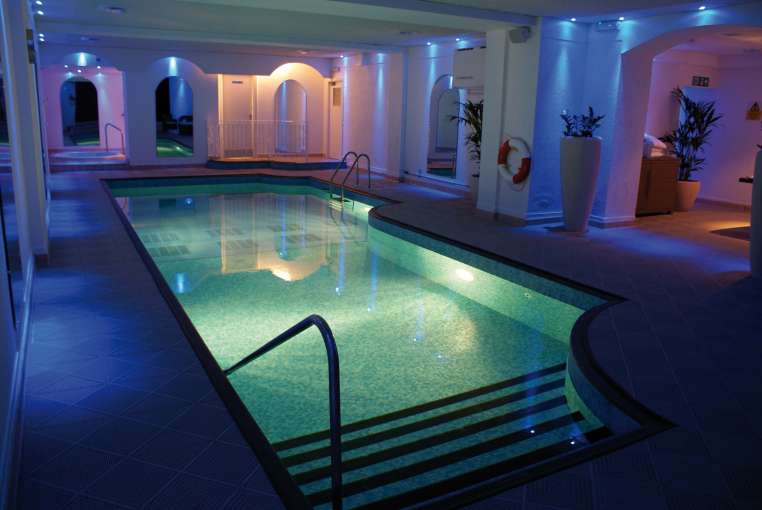 Victoria Hotel Indoor Swimming Pool