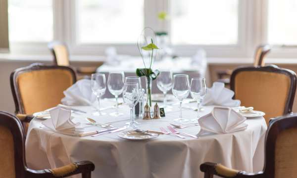 Victoria Hotel Restaurant Dining Area Place Settings