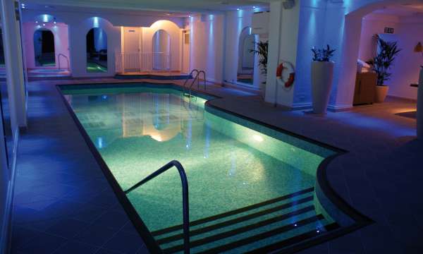 Victoria Hotel Indoor Swimming Pool